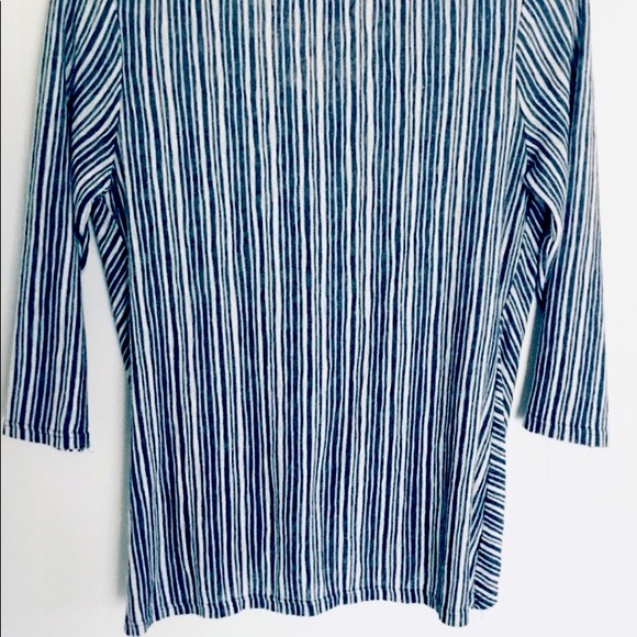 •W5 Blue + White Striped Tie Knot Top• - Picture 2 of 3